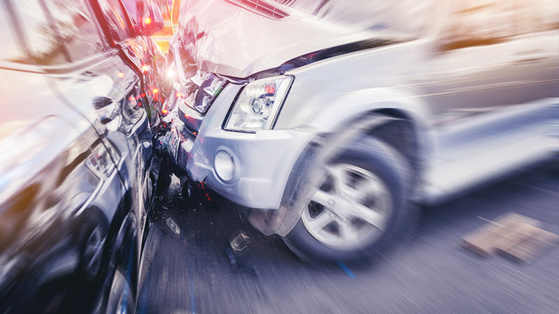 交通事故の際に必須の保険